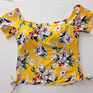 Swim top yellow floral with side ruching and tie size XXL